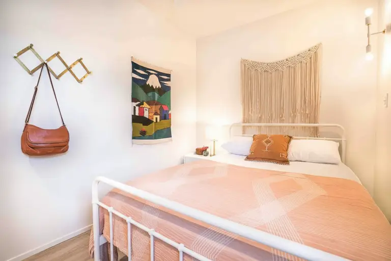 Bright bedroom with ocean view in Oahu Hawaii vacation rental