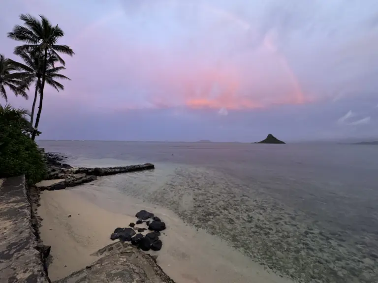 Oahu beachfront vacation rental near Kualoa Ranch and Chinaman's Hat